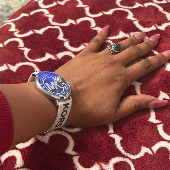 Michael Kors Blue Dial Silver Bracelet Watch - Picture 2 of 5